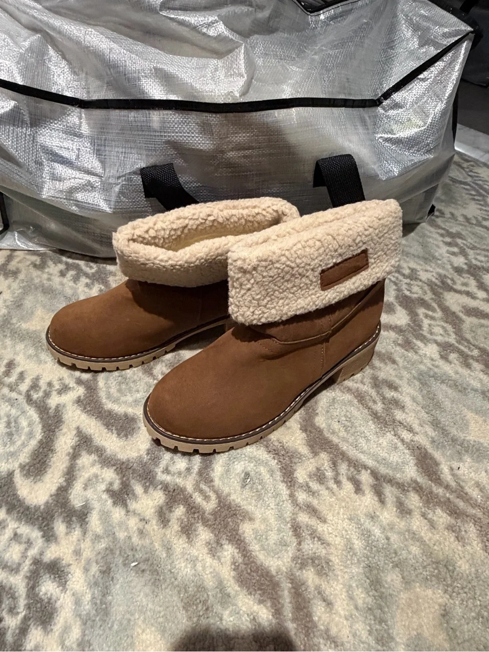 Source Unknown Brown Suede Fold-Over Winter Ankle Boots with Cream Shearling